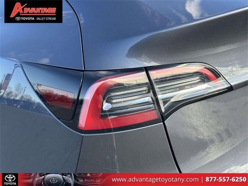 Used 2023 Tesla Model Y Long Range image 11