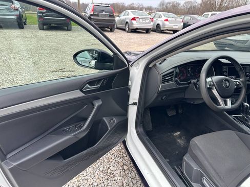 Used 2019 Volkswagen Jetta SE FWD image 9