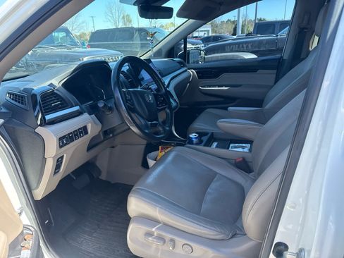 Used 2019 Honda Odyssey Elite image 4