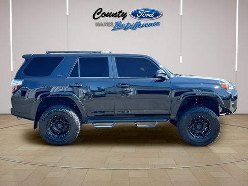 Used 2022 Toyota 4Runner SR5 RWD image 13