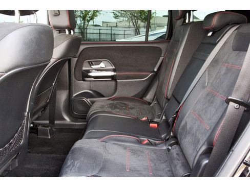 Used 2023 Mercedes-Benz GLB 250 image 28