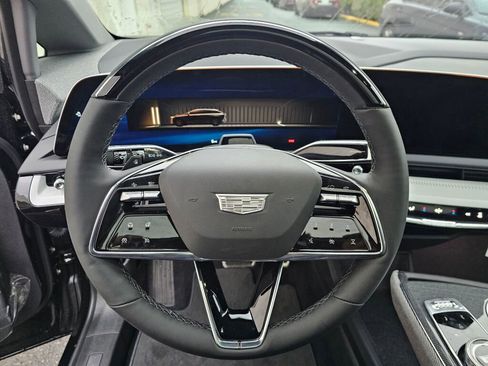 New 2026 Cadillac Optiq Luxury 2 image 29