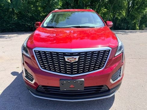 Used 2022 Cadillac XT5 Premium Luxury AWD/4WD image 2