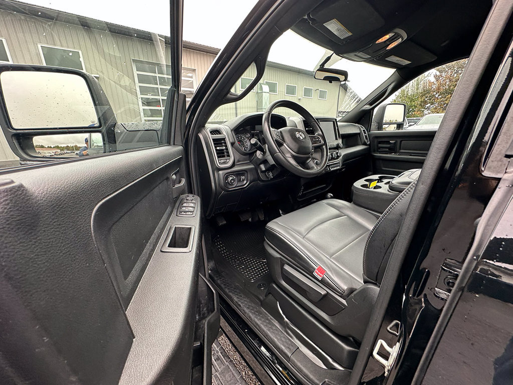 Used 2024 RAM 2500 Tradesman w/ Chrome Appearance Group AWD/4WD image 19