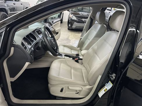 Used 2015 Volkswagen Golf TDI S FWD image 10