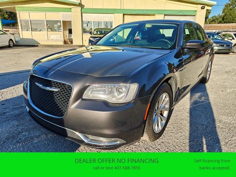 Used 2015 Chrysler 300 Limited w/ Driver Convenience Group image 1