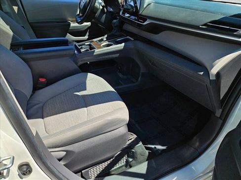 Used 2024 Toyota Sienna LE w/ LE Plus Package image 21