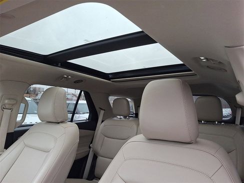 Certified 2023 Ford Explorer XLT w/ Equipment Group 202A image 15