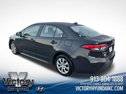 Used 2024 Toyota Corolla LE FWD image 3