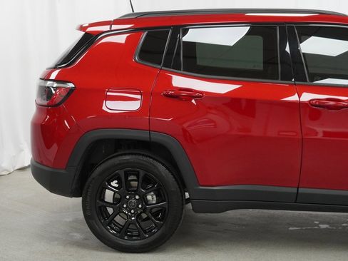 Used 2025 Jeep Compass Latitude w/ Altitude Special Edition image 10