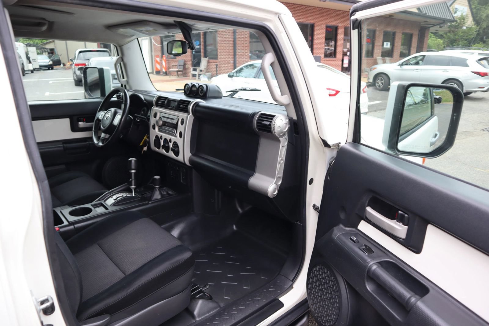 Used 2010 Toyota FJ Cruiser 4WD w/ Upgrade Pkg 2 image 14