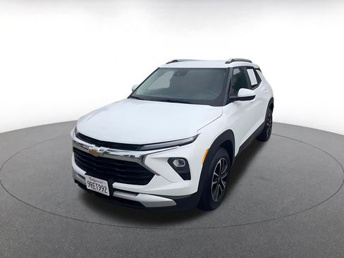 Used 2025 Chevrolet TrailBlazer LT FWD image 7