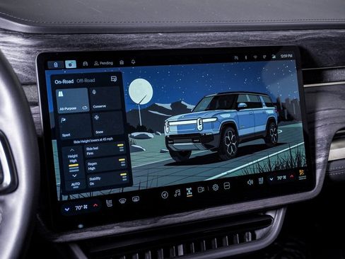 Used 2023 Rivian R1S Launch Edition image 25