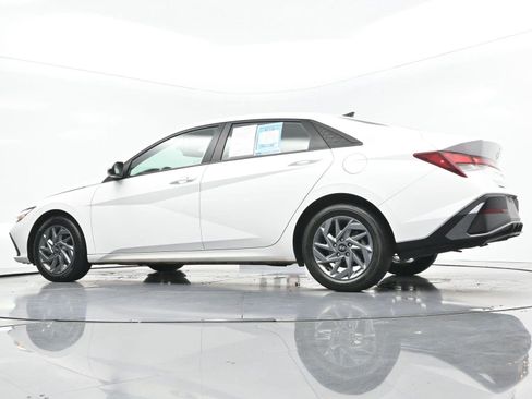 Used 2024 Hyundai Elantra SEL FWD image 46