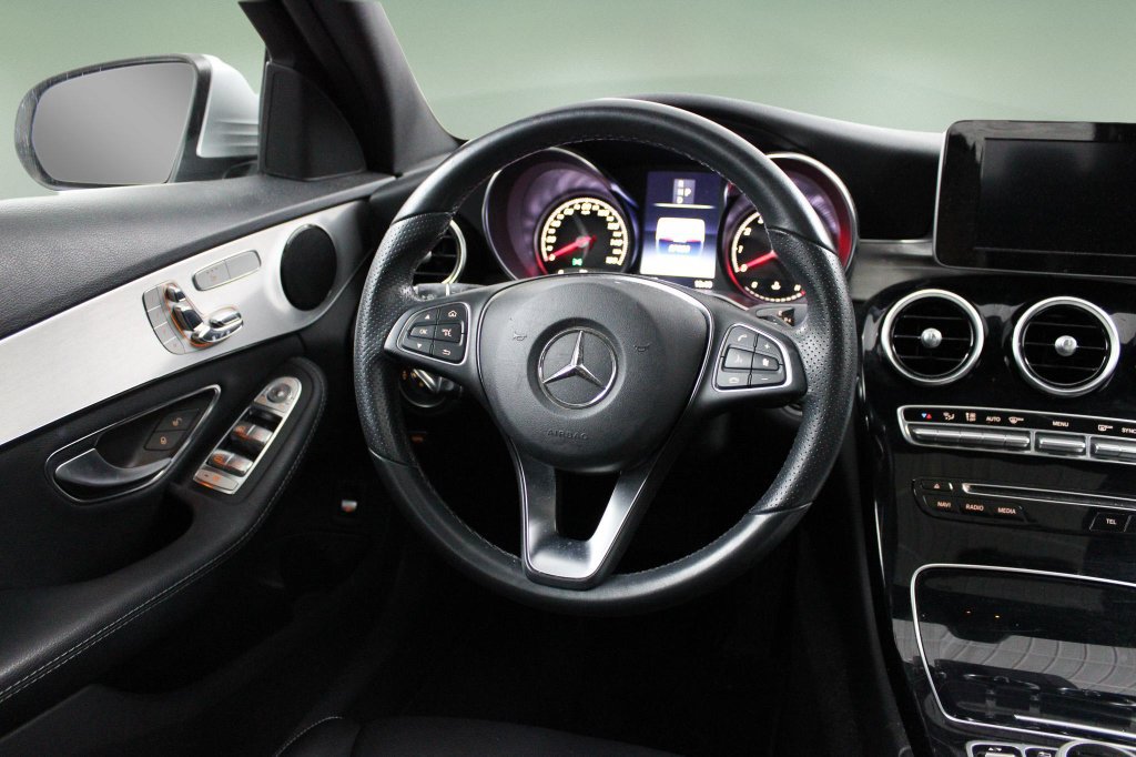 Used 2018 Mercedes-Benz C 300 Sedan image 18