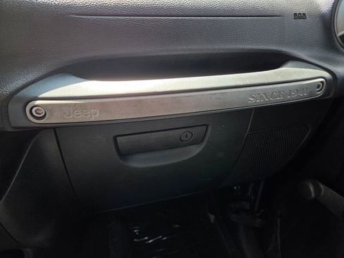 Used 2015 Jeep Wrangler Sport w/ Connectivity Group image 34