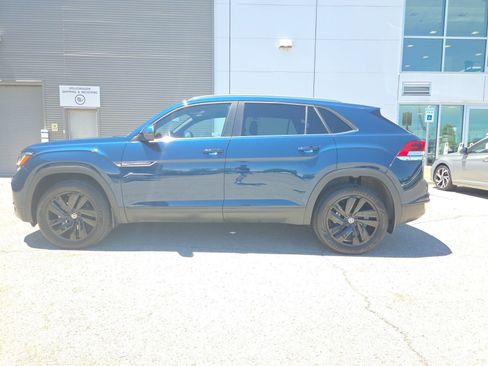 Certified 2023 Volkswagen Atlas Cross Sport SE w/ Black Wheel Package AWD/4WD image 9