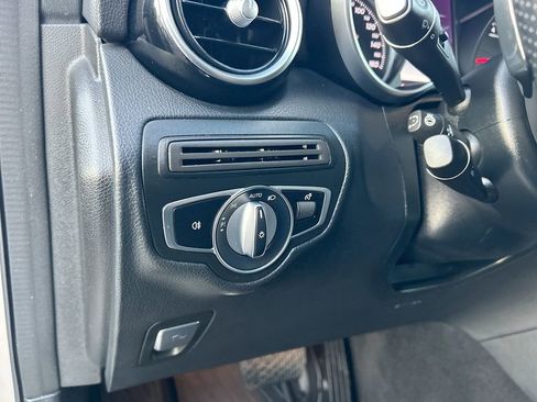 Used 2019 Mercedes-Benz GLC 300 4MATIC image 36