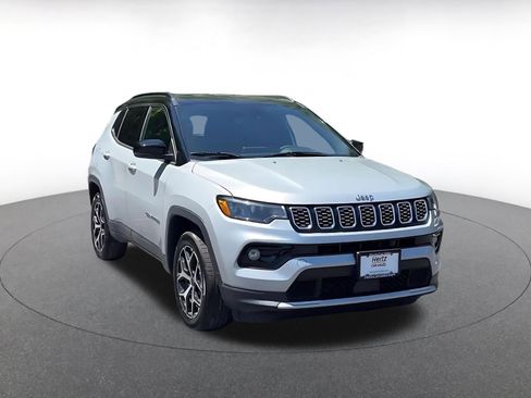 Used 2025 Jeep Compass Limited AWD/4WD image 3