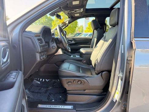 Used 2021 Chevrolet Suburban Premier w/ Premium Package RWD image 24