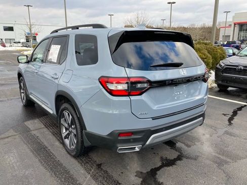 Used 2023 Honda Pilot Elite image 3