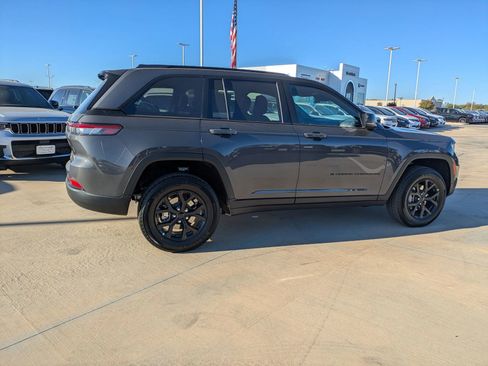 New 2025 Jeep Grand Cherokee Laredo RWD image 2