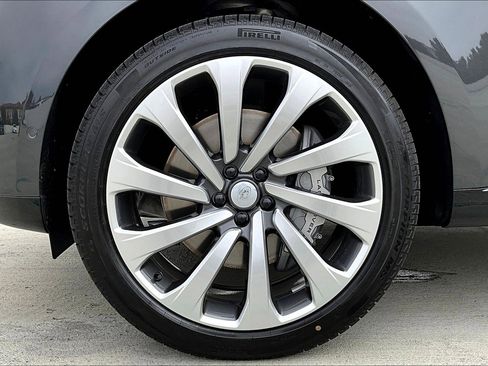 New 2025 Land Rover Range Rover SE image 12