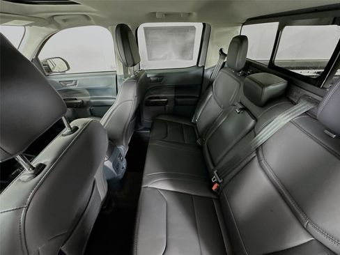 New 2025 Ford Maverick Lariat w/ Black Appearance Package image 24