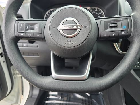 Used 2023 Nissan Rogue SV AWD/4WD image 32