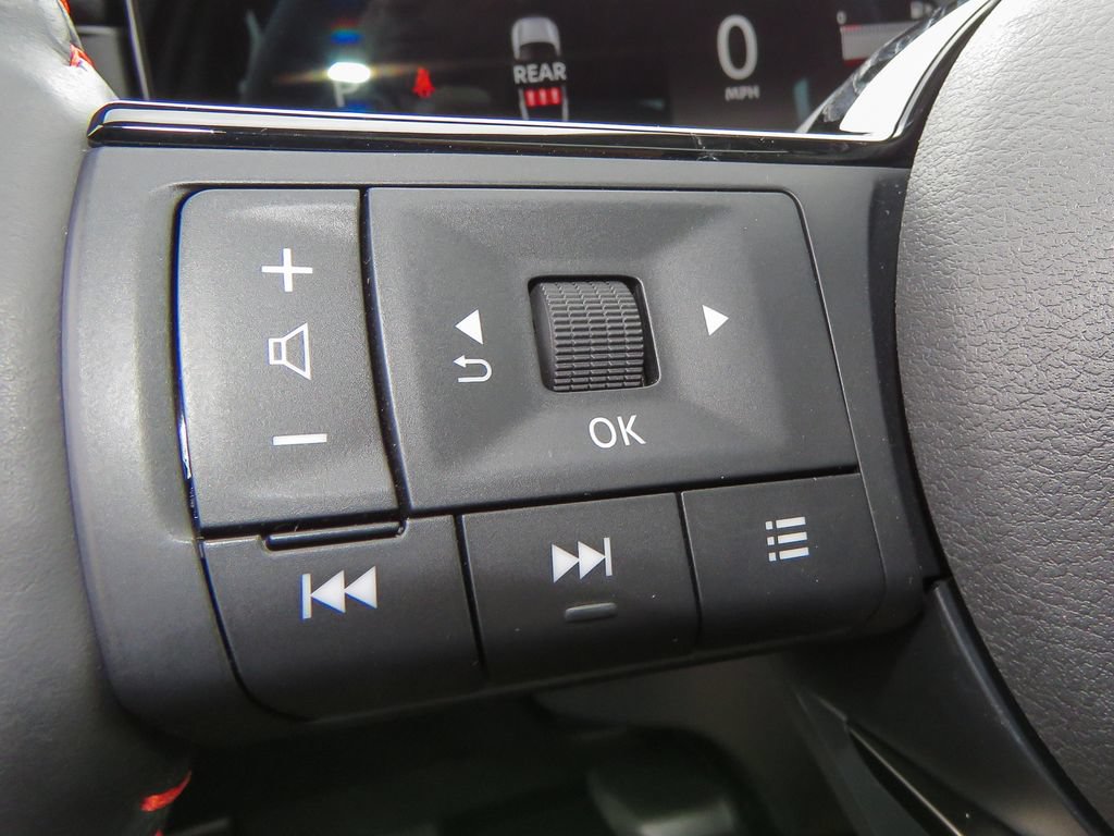 Certified 2025 Nissan Kicks SR w/ SR Premium Package AWD/4WD image 31