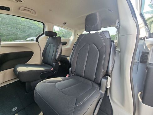 Used 2023 Chrysler Voyager LX FWD image 19
