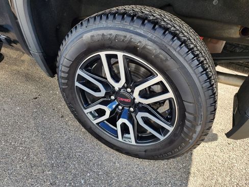 Certified 2021 GMC Sierra 1500 AT4 w/ Technology Package image 10