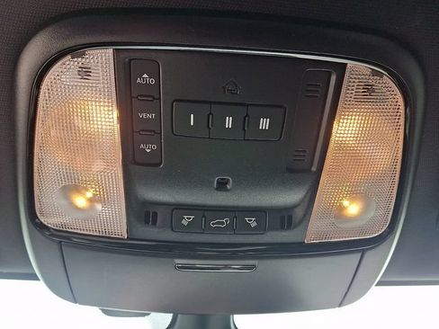 Used 2025 Dodge Durango R/T AWD/4WD image 23
