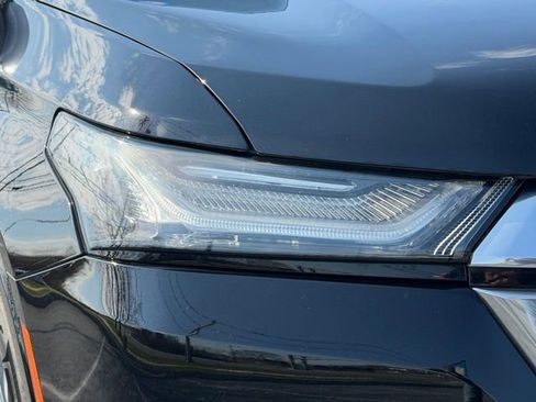 Used 2023 Chevrolet Traverse Premier image 18