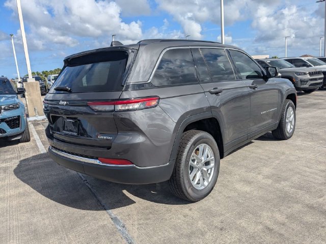 New 2026 Jeep Grand Cherokee Laredo X RWD image 4