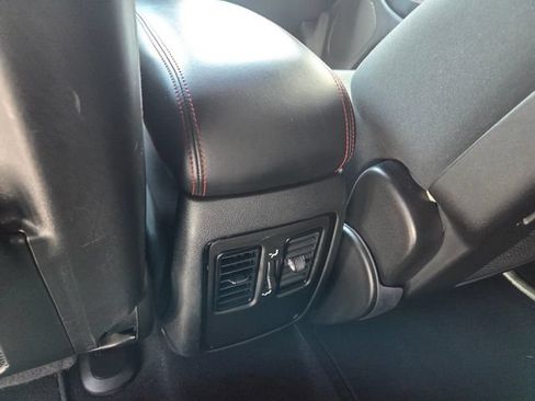 Used 2025 Dodge Durango GT RWD image 7
