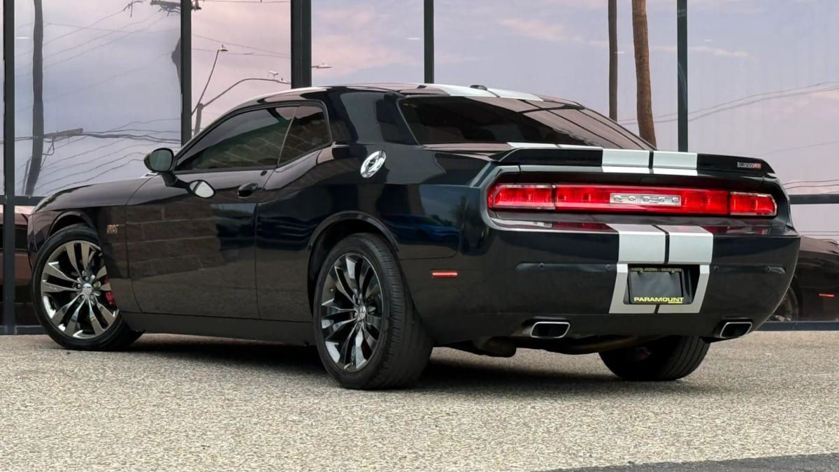 Used 2013 Dodge Challenger SRT8 w/ Harman Kardon Audio Group RWD image 7