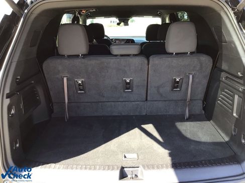 Used 2025 Chevrolet Traverse LT image 6