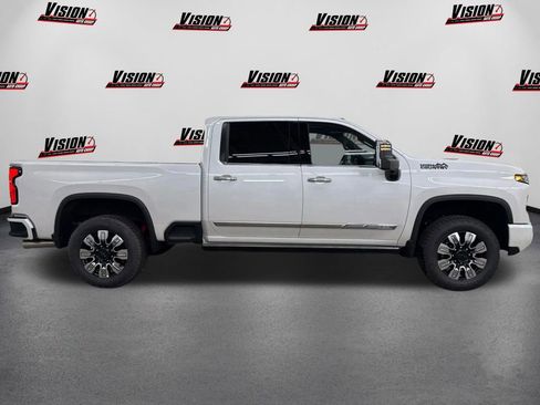 Used 2024 Chevrolet Silverado 2500 High Country w/ Technology Package image 4