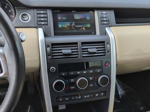 Used 2016 Land Rover Discovery Sport HSE image 29