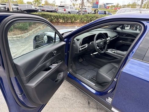 Used 2025 Cadillac Lyriq Sport image 18