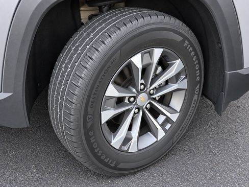 Used 2026 Chevrolet Equinox LT FWD image 8