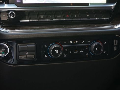 Used 2025 Chevrolet Silverado 3500 LT w/ Convenience Package image 10