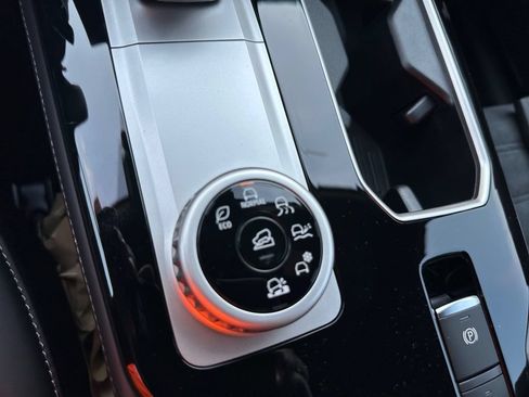 New 2026 Mitsubishi Outlander LE AWD/4WD image 35