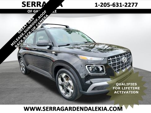 Used 2023 Hyundai Venue SEL image 1