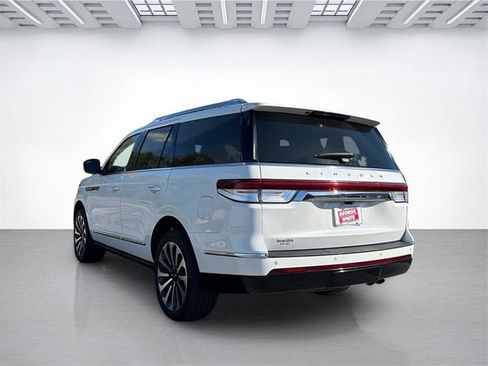 Used 2022 Lincoln Navigator Reserve image 6