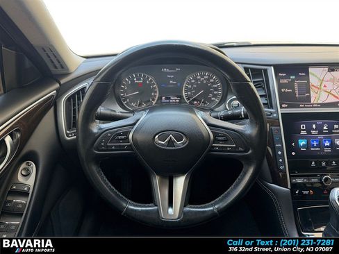 Used 2018 INFINITI Q50 Luxe w/ Essential Package (3.0T Luxe) AWD/4WD image 13