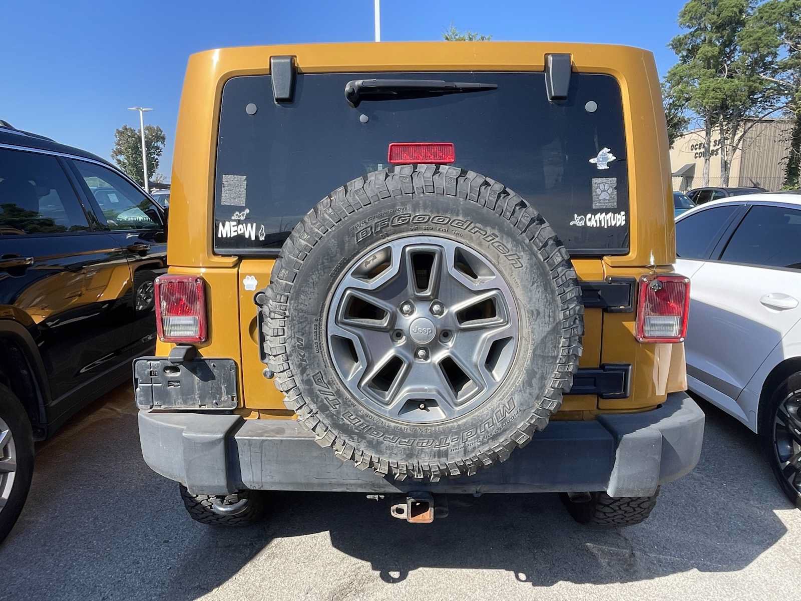 Used 2014 Jeep Wrangler Unlimited Rubicon w/ Connectivity Group AWD/4WD image 5
