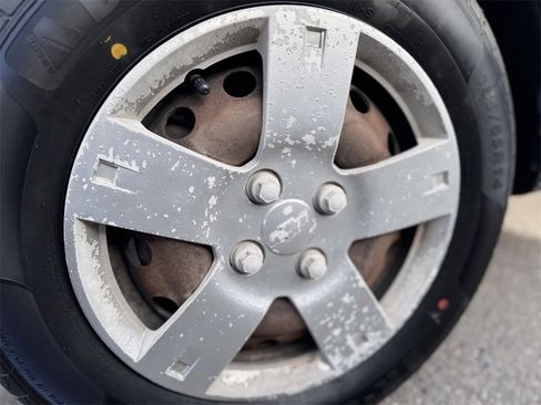 Used 2011 Chevrolet Aveo LT image 46