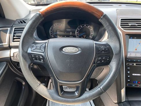 Used 2018 Ford Explorer Platinum AWD/4WD image 15